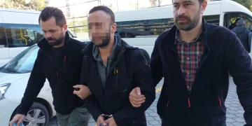 Sokaktaki kan izi şüpheliyi yakalattı
