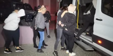 Teröristin saklanmasına yardım edenler tutuklandı