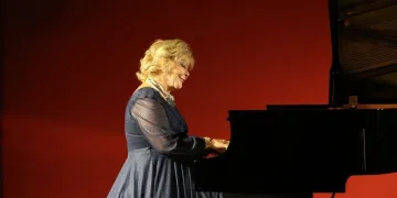 Müzik Enstrümanları Müzesi sezonu Gülsin Onay ile açtı
