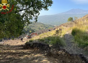 İtalya’da yangın söndürme uçağı düştü