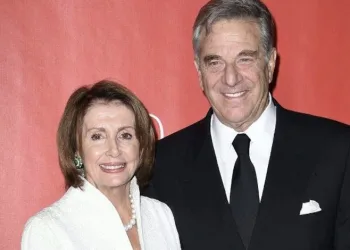 Pelosi’nin eşi evinde saldırıya uğradı
