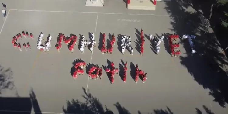 300 öğrenci ile Cumhuriyet yazdılar