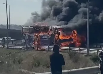 Yolcu otobüsü alev topuna döndü