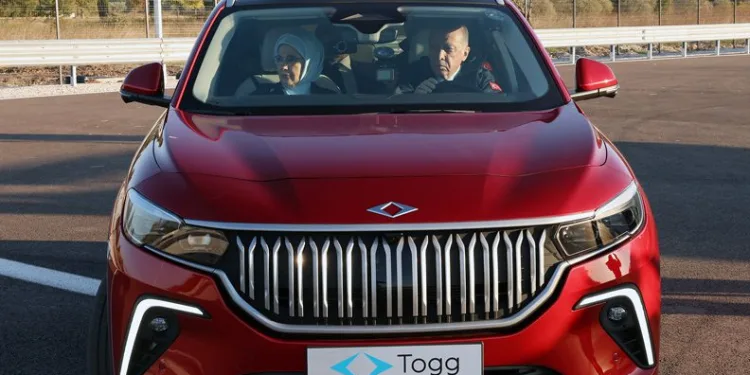 Cumhurbaşkanı Erdoğan Togg’un direksiyonunda