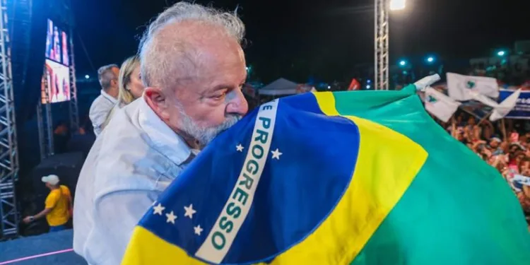 Brezilya’da seçimin galiba Lula