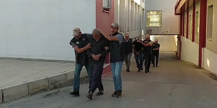 Terör örgütlerinin sözde kadısı yakalandı