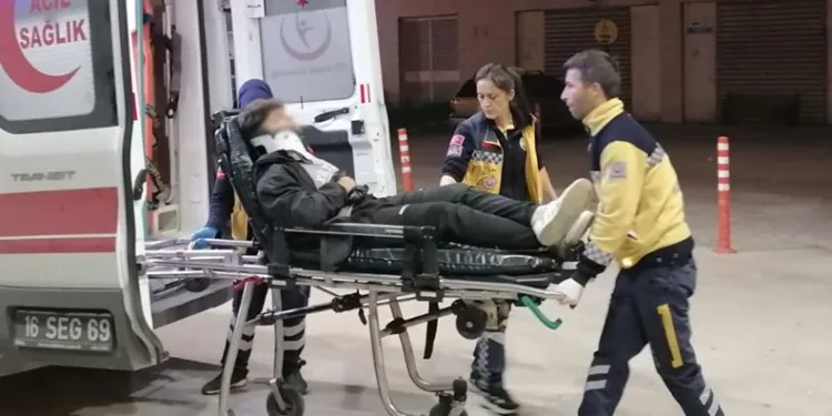 Bursa’da devrilen motosikletin sürücü ağır yaralandı
