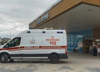 Üzerinden traktör geçen çocuk yaralandı
