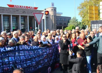 Ankara Garı patlamasında hayatını kaybedenler anıldı