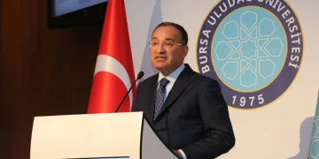 Bakan Bozdağ BUÜ akademik yılı açılışına katıldı