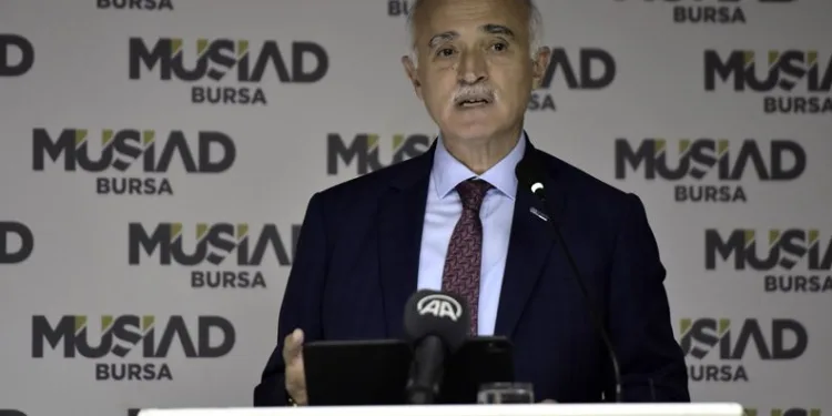 DEİK Başkanı Bursa’da konferansta konuştu