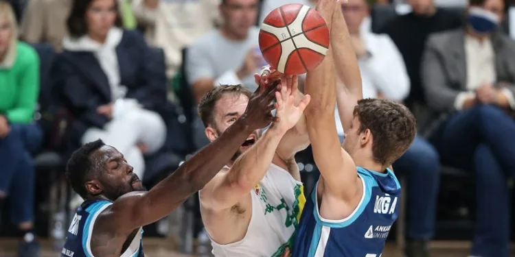 Frutti Extra Bursaspor: 79 – Türk Telekom: 63