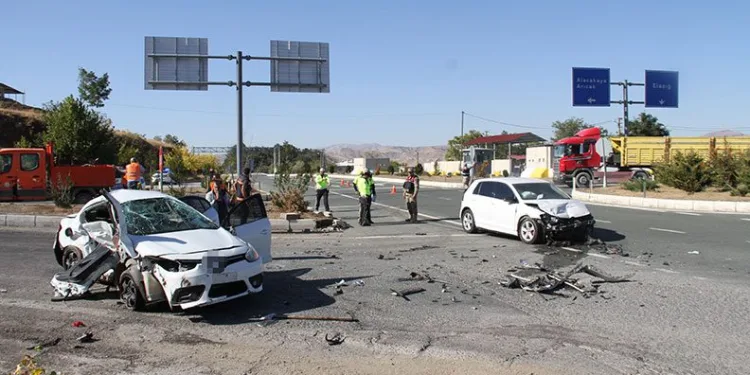 Elazığ’da feci kaza: 7 yaralı
