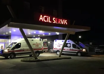 Tekirdağ’da yola atlayan çocuğa araba çarptı
