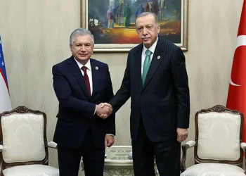Cumhurbaşkanı Erdoğan, Özbekistanlı mevkidaşı Mirziyoyev ile görüştü