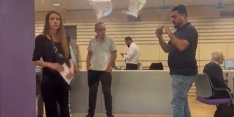 Lübnanlı milletvekili parasını çekebilmek için bankayı bastı