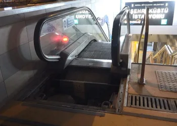 Bursa’da yürüyen merdivenin kapağını çaldılar