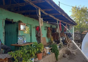 Manisa’da 3 çocuk babası evinde ölü bulundu