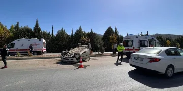 Burdur’da iki otomobil çarpıştı: 4 yaralı