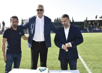 Yeşil sahalarda sürpriz doğum günü