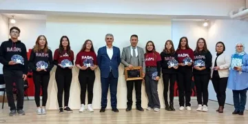 Başarılı öğrenciler başarının sırrını anlattı