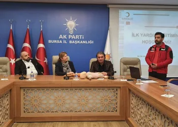 AK teşkilatlar temel ilk yardım eğitimleri alıyor