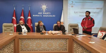 AK teşkilatlar temel ilk yardım eğitimleri alıyor