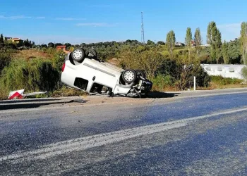 Yalova’da kamyonet takla attı: 3 yaralı