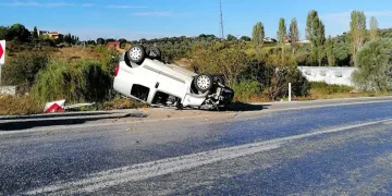 Yalova’da kamyonet takla attı: 3 yaralı