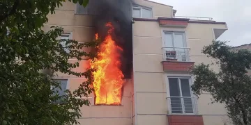 Kocaeli’de Anne-kızın yaşadığı ev alevlere teslim oldu