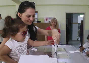 Çifte vatandaşlar Bulgaristan’daki seçimler için sandık başında