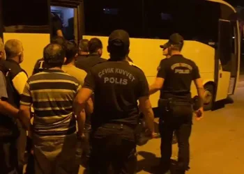Polisevi saldırısında 5 kişi tutuklandı