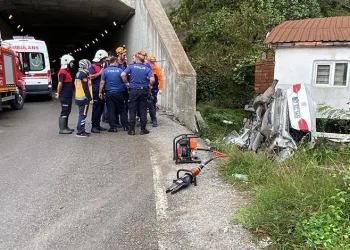 Kiraladığı araçla ölüme uçtu