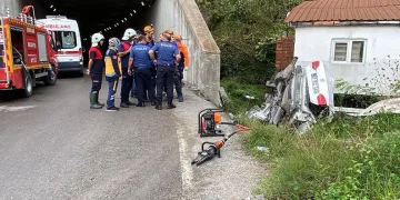 Kiraladığı araçla ölüme uçtu