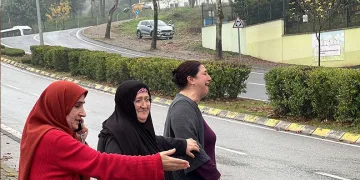 Düzce’de park ettiği aracını bahçeye uçmuş şekilde buldu