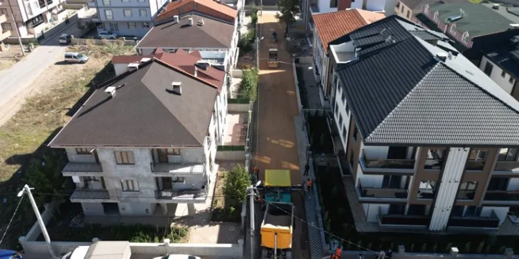 İnegöl’de 39 sokakta kaplama çalışması başlatıldı