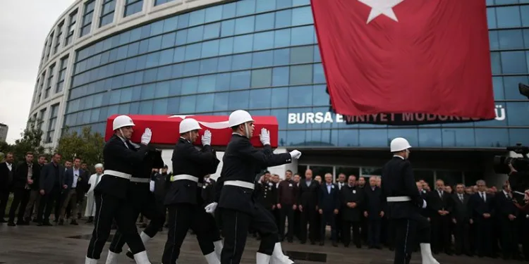 Bursalı şehit polis son yolculuğuna uğurlandı
