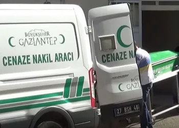 İnfaz koruma memuruna bıçaklı saldırı