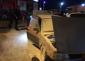 Rize’de seyir halindeki otomobil alev aldı
