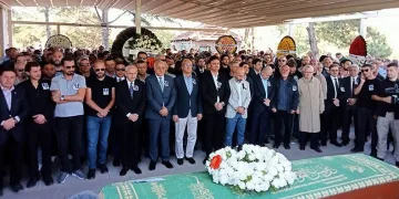 Müzisyen Onur Şener son yolculuğuna uğurlandı