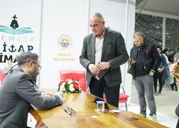 Gemlik Kitap Limanı’nda edebiyat rüzgârı