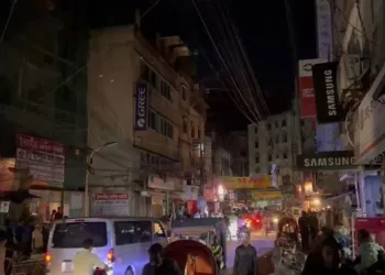 Bangladeş karanlığa gömüldü
