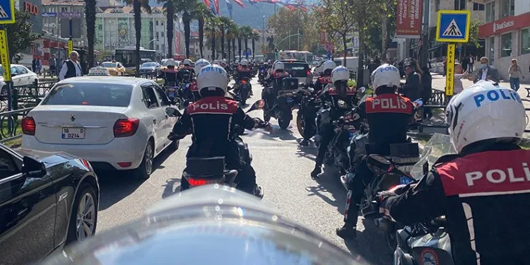 Bursa’da yunus timlerinden ‘Metruk 2’ operasyonu