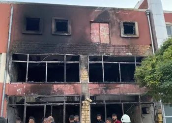 Kocaeli’nde iş yeri küle döndü