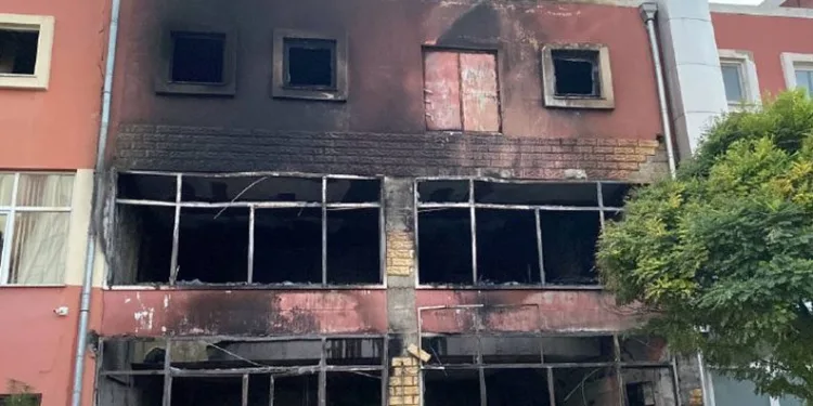 Kocaeli’nde iş yeri küle döndü