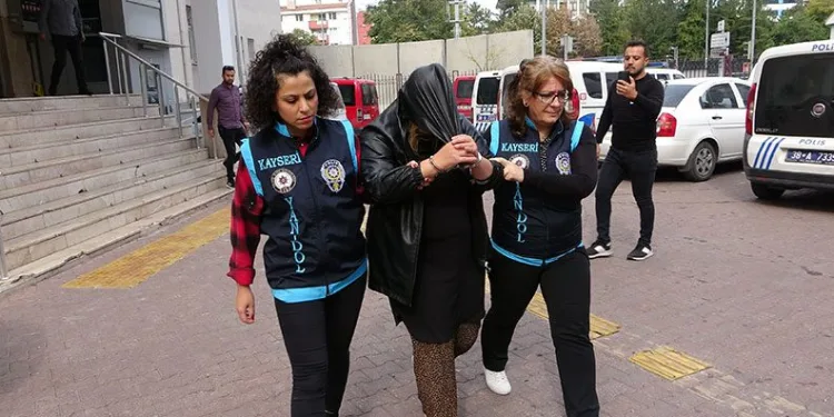 Kendisine ait olmayan evleri kiraya verdi