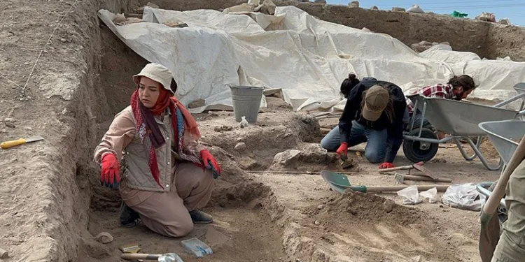 Tarihe ışık tutacak 3 kazı devam ediyor
