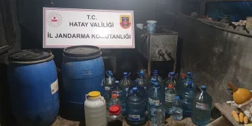 Hatay’da 3 ton kaçak içki ele geçirildi