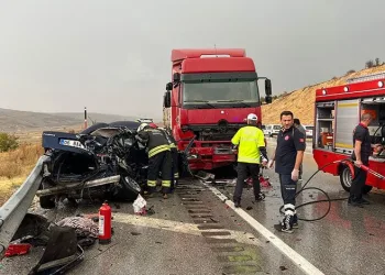 Konya’da otomobil tırla çarpıştı: 1 ölü, 1 yaralı