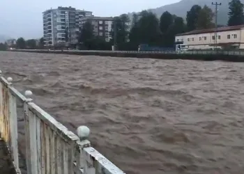 Şiddetli yağış Rize’yi etkisi altına aldı